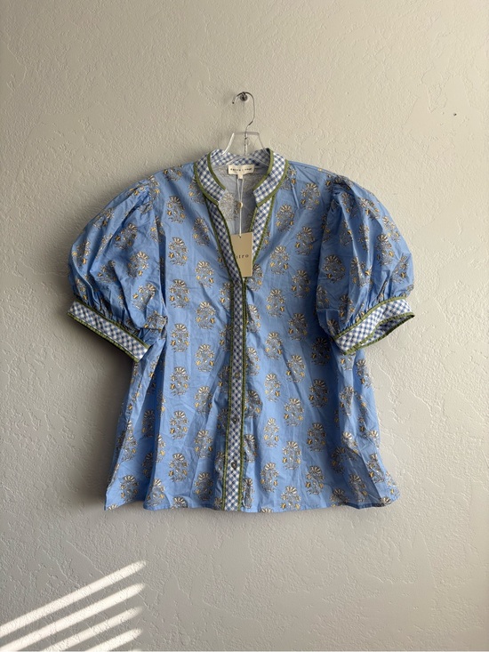 entro Tops - ❤️NEW entro Light Blue Floral Button-Front Puff Sleeve blouse with Green Trim